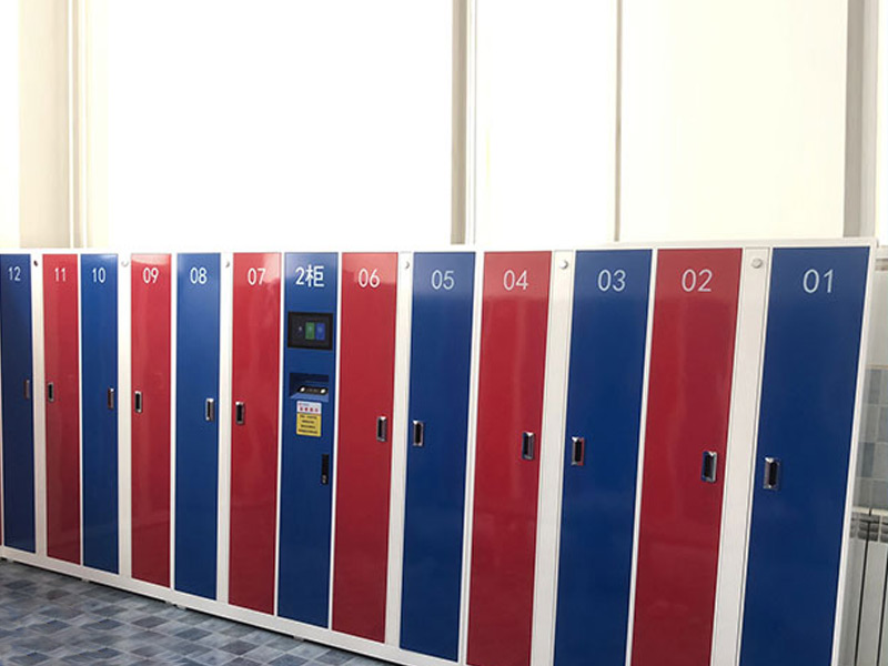 某學校浴室智能更衣櫃